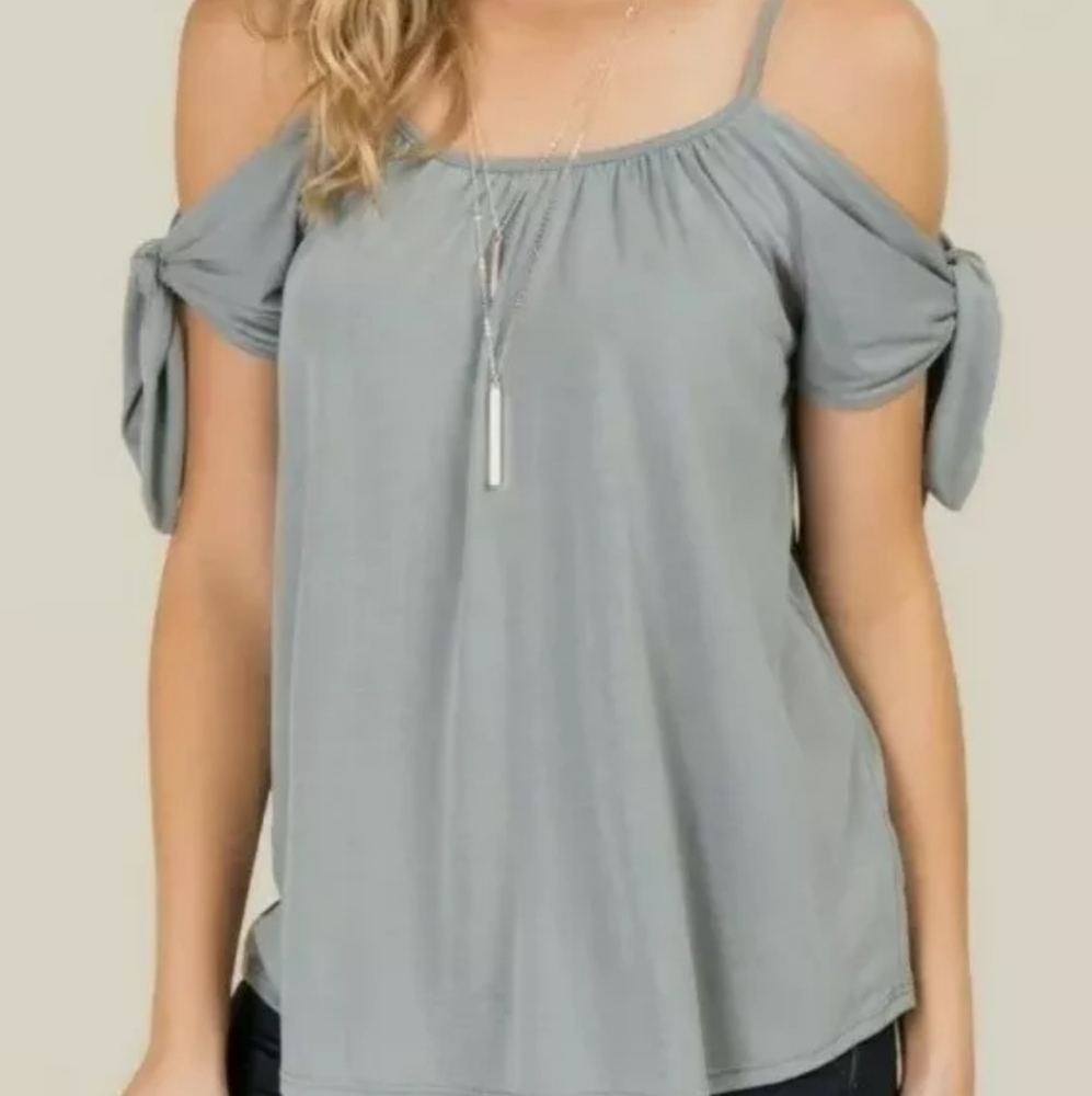 Francesca's Grey cold shoulder tie top size L